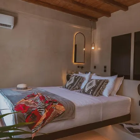 Appart hôtel Legends In Town, By Mykonos High 3*