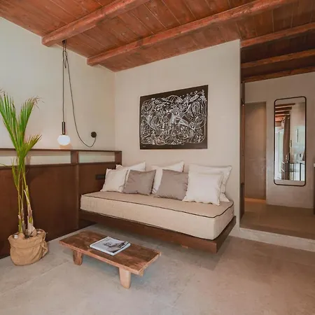 Legends In Town, By Mykonos High Appart hôtel 3*