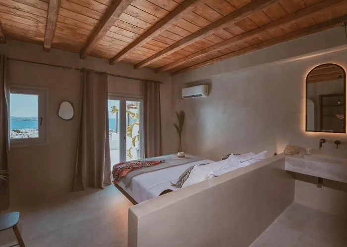 Legends In Town, By Mykonos High