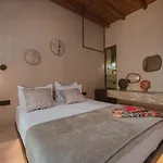 Legends In Town, By Mykonos High Apartmanhotel