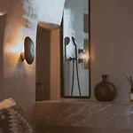 Legends In Town, By Mykonos High Apartmanhotel