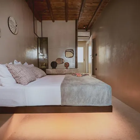 Legends In Town, By Mykonos High Aparthotel 3*