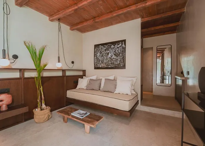 Legends In Town, By Mykonos High Aparthotel 3*