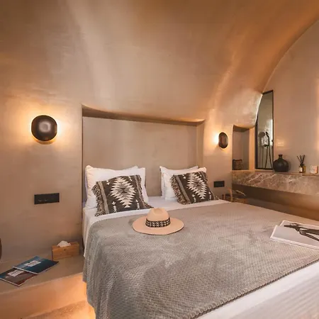 Legends In Town, By Mykonos High 3*