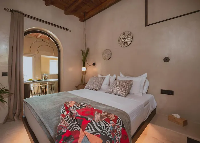 Legends In Town, By Mykonos High Apart Otel 3*