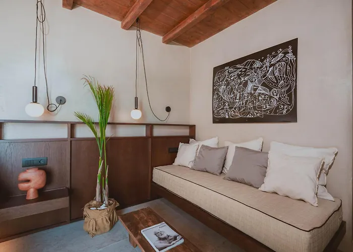 Legends In Town, By Mykonos High